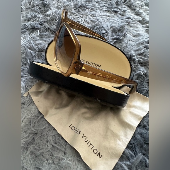 Authentic LOUIS VUITTON Monogram Honey Speckling Frame Obsession Sunglasses - Picture 5 of 12